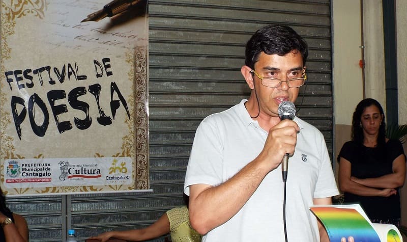 Nilton Riguetti lança livro infantil