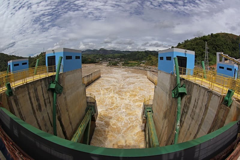 Usina de Simplício é estudo de caso sobre segurança de barragem em congresso na Irlanda