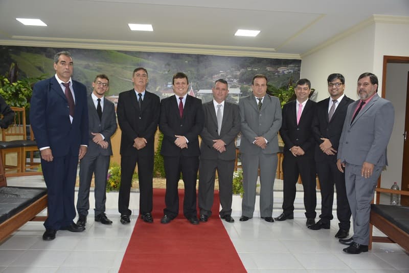 Sessão solene na Câmara de Duas Barras presta homenagens a personalidades