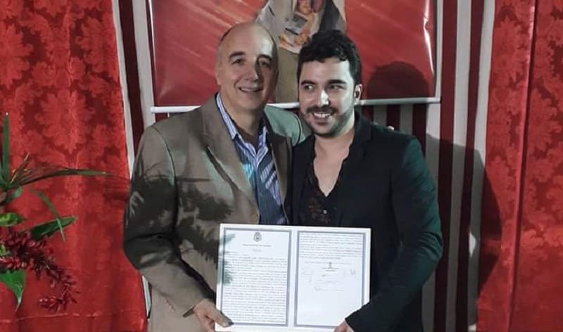 Carnavalesco cantagalense recebe homenagem na Câmara de Vereadores