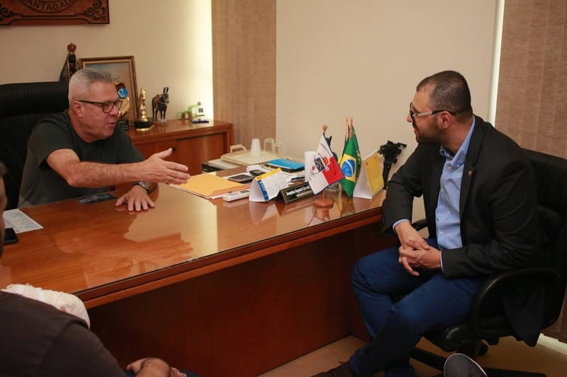 Deputado Alexandre Knoploch visita prefeitos da Região