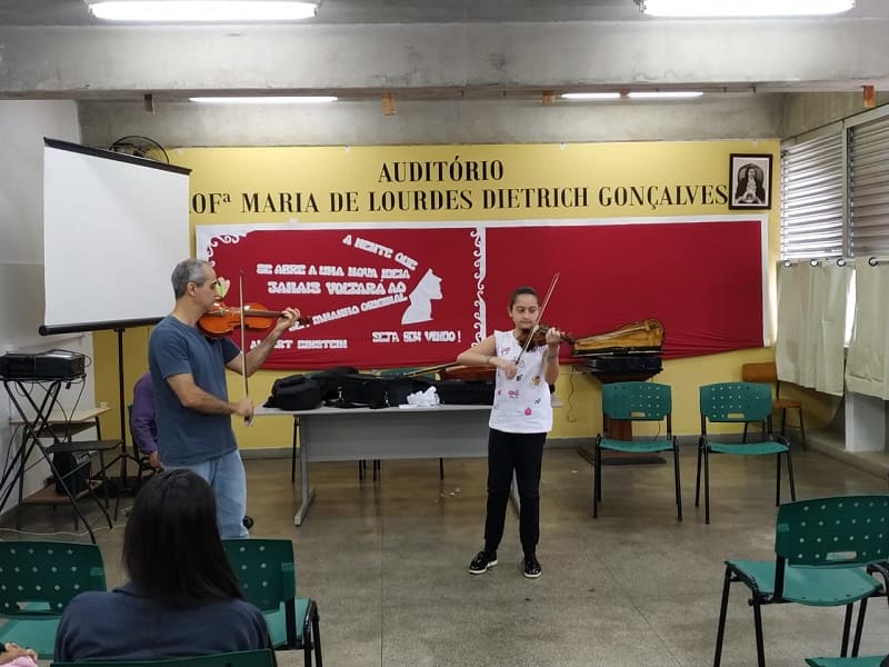 Atividades de ensino musical nas escolas do município de Cantagalo