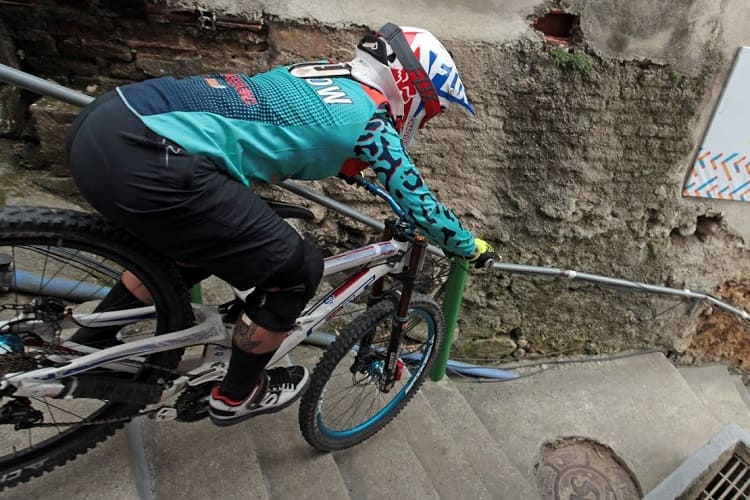 Com apoio da prefeitura, Trajano recebe primeiro Downhill Urbano no bairro Represa