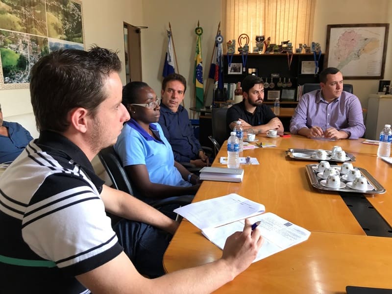 Técnico do IBGE realiza reunião com autoridades do Executivo e Legislativo trajanenses para explicar como será realizado o Censo 2020