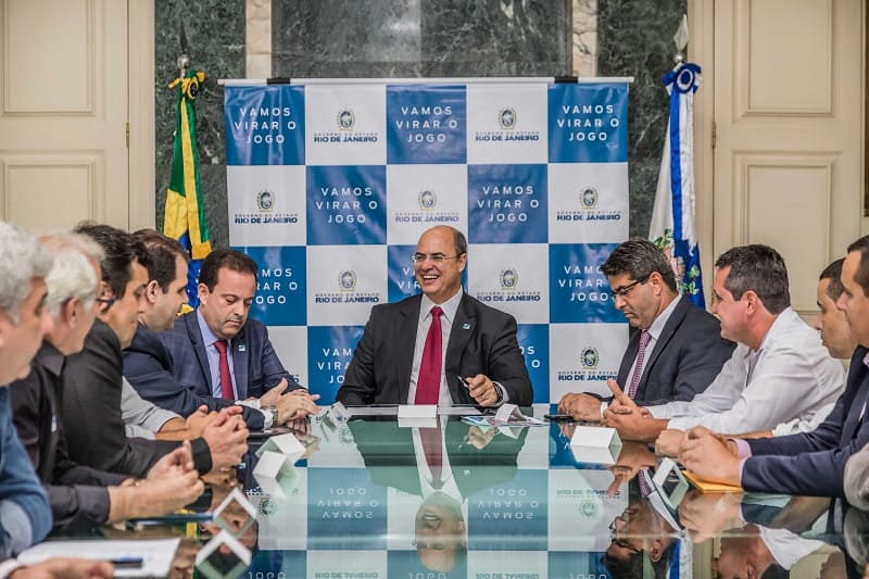 Governador se reúne com 11 prefeitos de cidades do interior