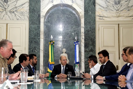 Governador mobiliza gabinete de crise para acompanhar ações de auxílio a municípios atingidos pelas chuvas