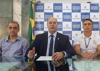 Governador assina decreto com medidas de combate ao novo coronavírus