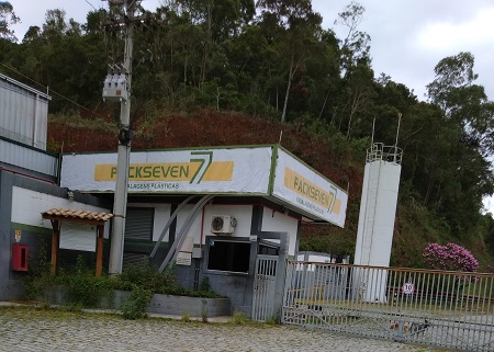 Em Bom Jardim, indústria de plástico continua fechada