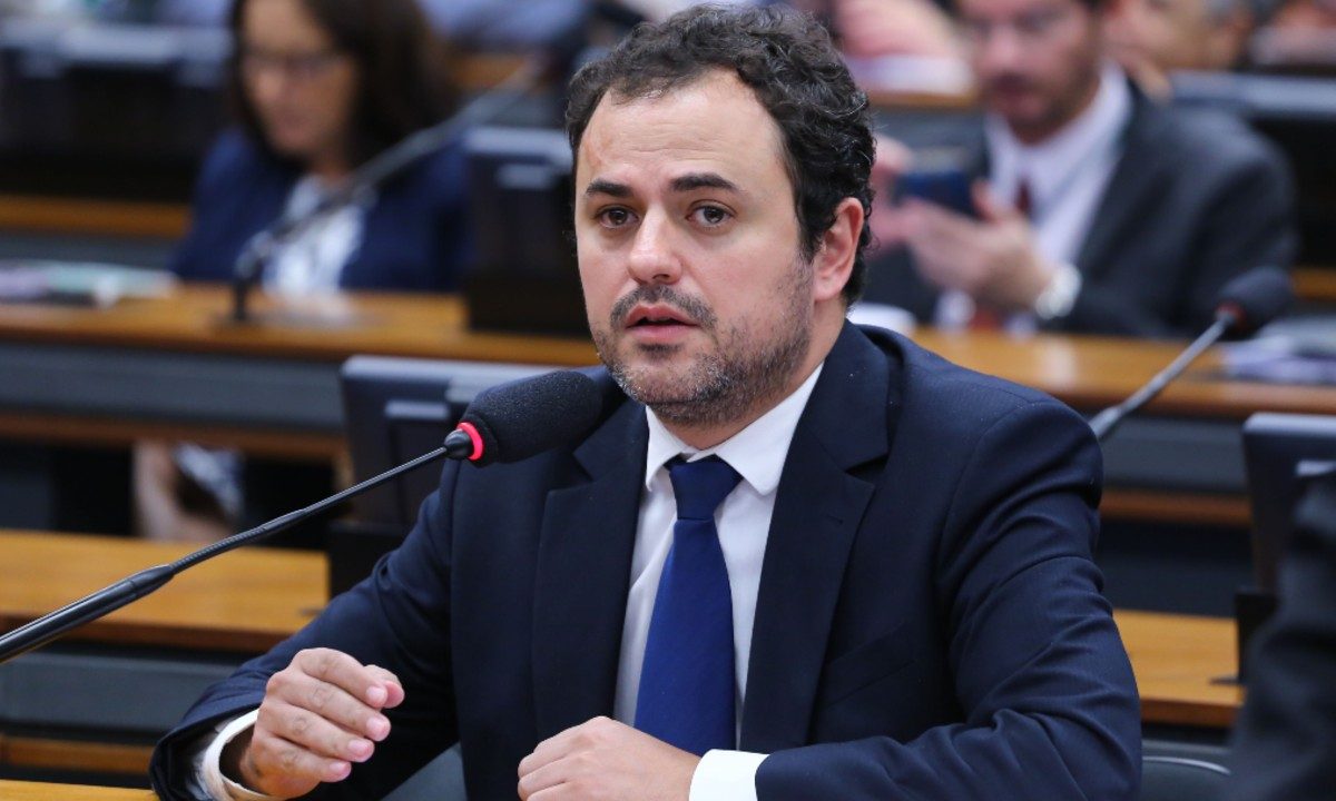 Glauber vai debater em Cordeiro o destino de R$ 1 milhão