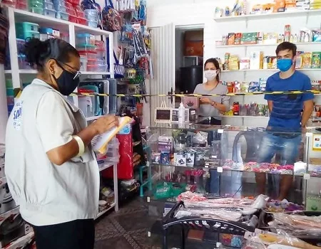 Vigilância em Saúde de Trajano de Moraes realiza orientação a comerciantes