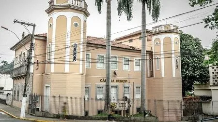 Prédio antigo da Câmara de Cantagalo aguarda restauração