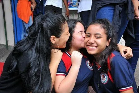 “Pedagogia do Amor”, por Celso Frauches