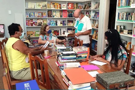 Biblioteca Municipal de Duas Barras recebe doações