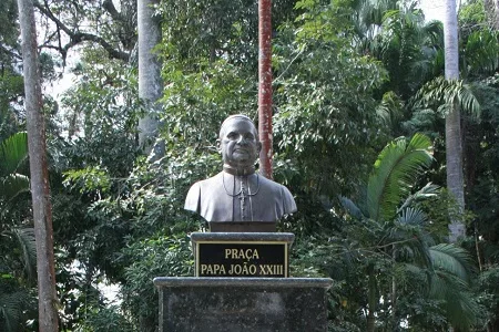 “Praça João XXIII”, por Celso Frauches