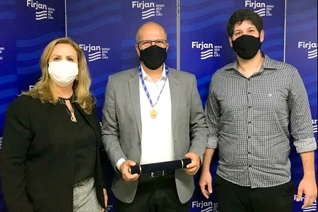 Empresário de Nova Friburgo recebe a Medalha do Mérito Industrial da Firjan