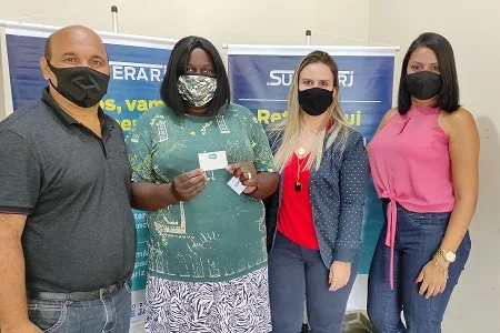 Assistência Social de Trajano de Moraes começa a entregar cartões do programa Supera-RJ