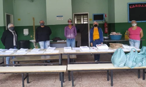 Educação realiza entrega de apostilas e kit de alimentação aos 2.131 alunos da Rede Municipal em Cantagalo