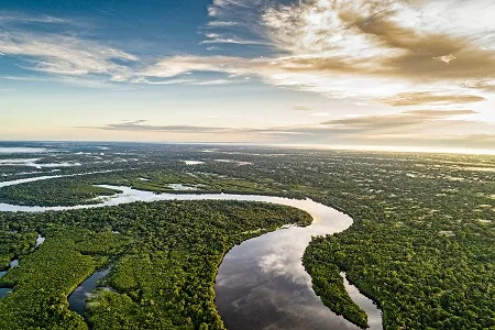 “Um Paraíso Perdido”, por Dr Júlio Carvalho