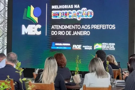 Cantagalo participa de Encontro com Ministro da Educação