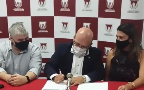Prefeitura de Cordeiro assina termo de cooperação técnica-educacional com a Universidade de Vassouras