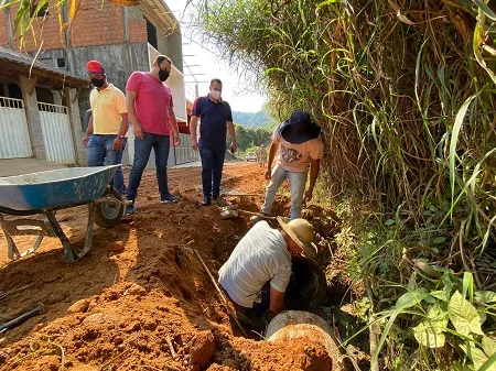 Obras na Rua Jaime Bataline em Trajano de Moraes