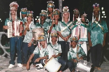 “Folia de Reis: folclore vivo em Cantagalo”, por Celso Frauches