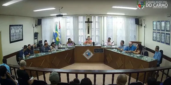Novos vereadores tomam posse na Câmara de Carmo