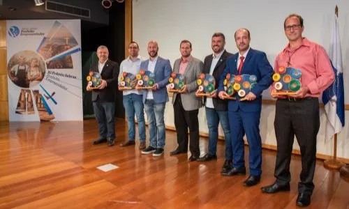 Macuco e Cordeiro vão concorrer ao prêmio Prefeito Empreendedor em Brasília