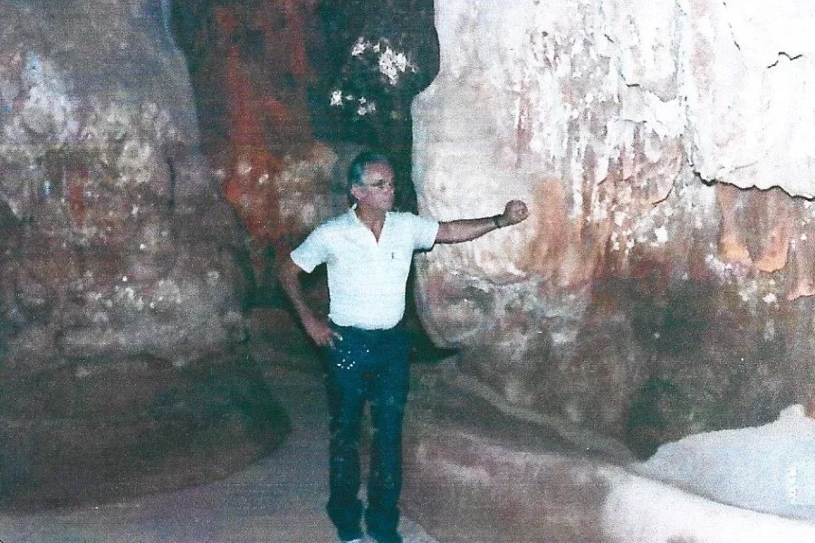 “Heloysio Teixeira: grutas, poesias…”, por Celso Frauches