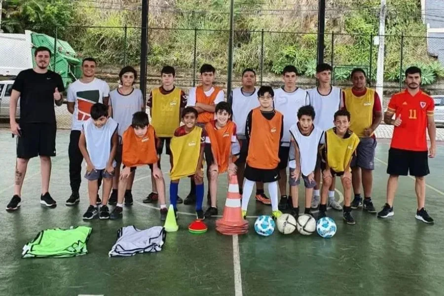 Aulas gratuitas de futebol são ofertadas em Bom Jardim para os jovens