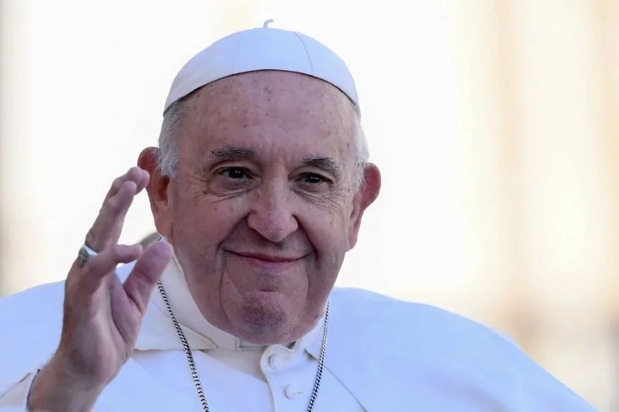 “Um Belo Pontificado”, por Dr Júlio Carvalho