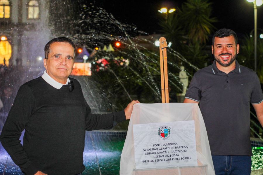 Prefeitura do Carmo restaura fonte da praça no centro da cidade