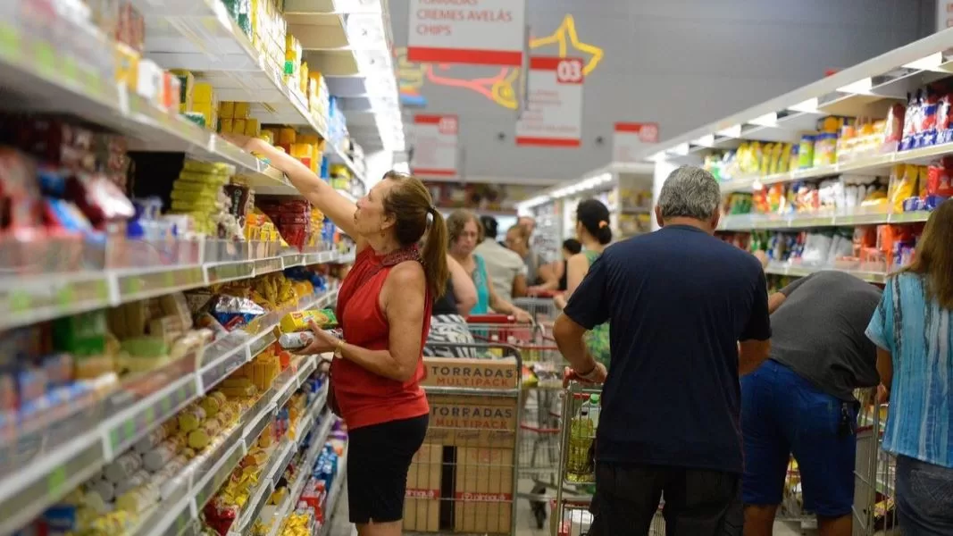 Comércio de Nova Friburgo poderá funcionar das 8h às 13h na segunda-feira, dia 29