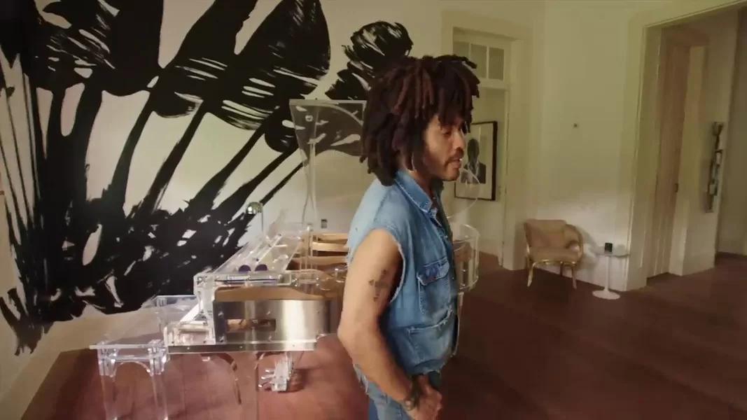 Cantor Lenny Kravitz mantém fazenda luxuosa no município de Duas Barras