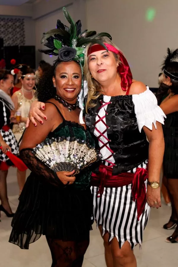 Bloco "As Belas sem as Feras" 2024