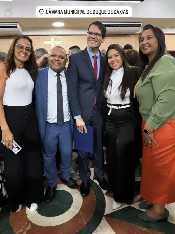 Advogado Fabrício Gaspar recebe títulos na Câmara de Duque de Caxias e na Academia Duquecaxiense de Letras e Artes