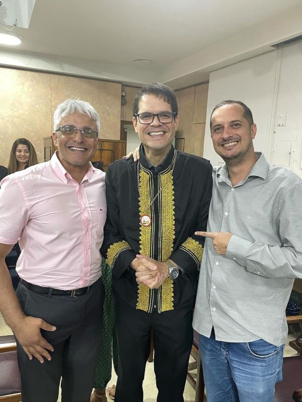 Advogado Fabrício Gaspar recebe títulos na Câmara de Duque de Caxias e na Academia Duquecaxiense de Letras e Artes