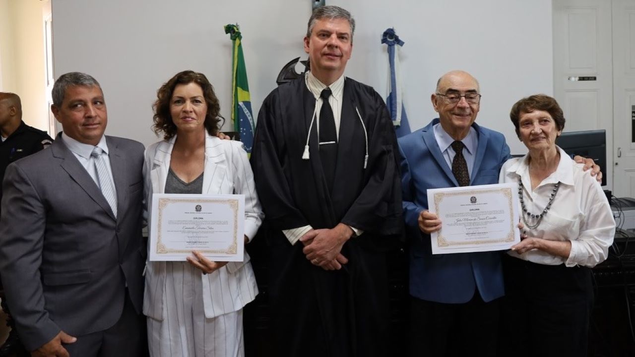 Manuela, Dr. Júlio e vereadores são diplomados em Cantagalo