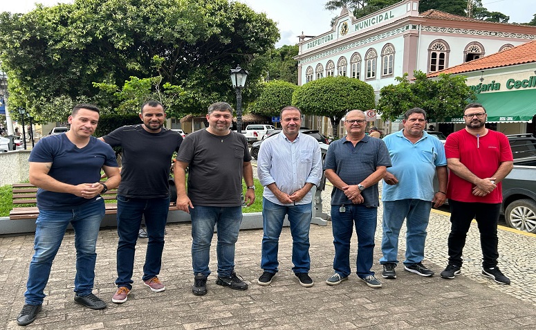 Deputado Bruno Boaretto visita mais três municípios da Região Serrana e anuncia emendas aos mais afetados pela chuva