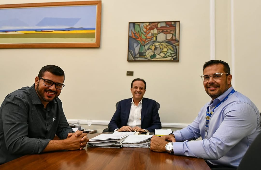 Prefeito de Carmo se reúne com representantes do Governo do Estado em busca de melhorias para o município