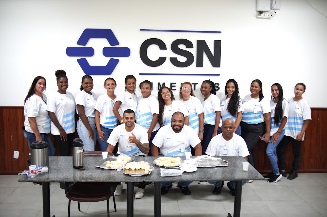 Jovens ampliam conhecimentos com aula prática na CSN