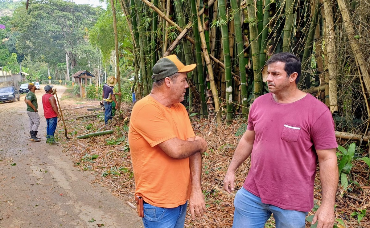 Prefeitura de Duas Barras realiza limpeza no trecho urbano da RJ-154