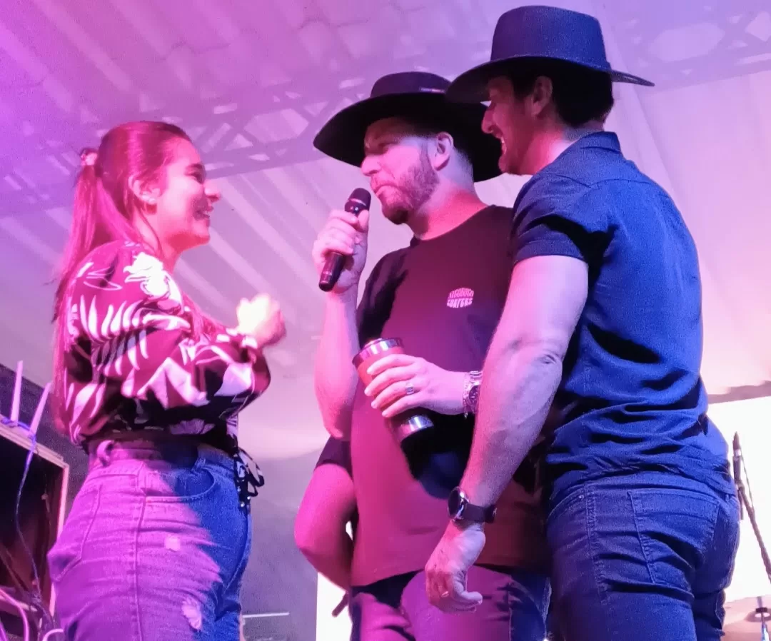  Festa do Aipim com Torresmo em Duas Barras tem pedido inusitado de casamento  
