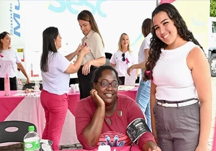 Presidente do Sincomércio inaugura unidade móvel Sesc Saúde Mulher em Duas Barras