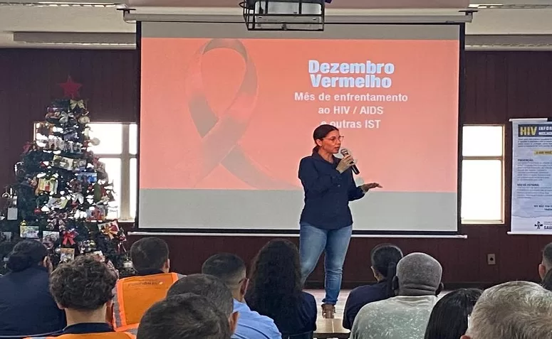 Palestra do “Dezembro Vermelho em Ação” é realizada na fábrica de cimento CSN, em Cantagalo