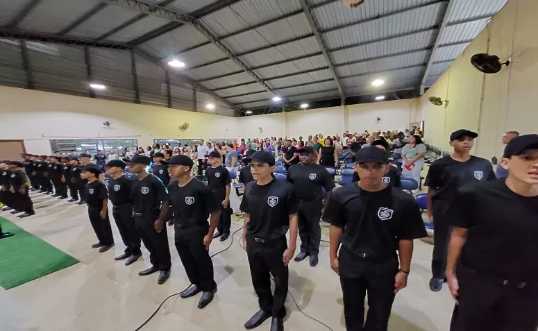 Projeto Guarda Mirim de Macuco realiza a formatura de 30 alunos