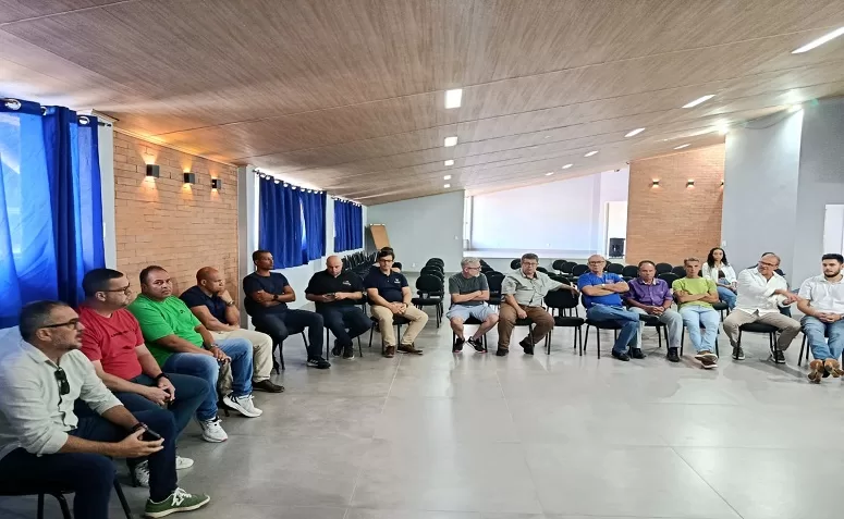 Vereadores e diretoria da Associação Comercial de Cantagalo realiza encontro para fortalecimento do comércio