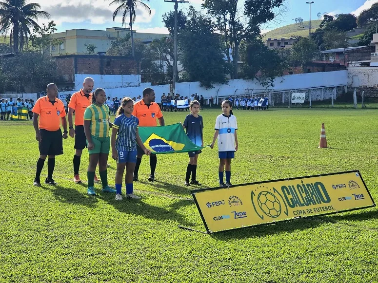 Cerimônia de abertura marca o início da 22ª edição do Campeonato Calcário de Escolinhas